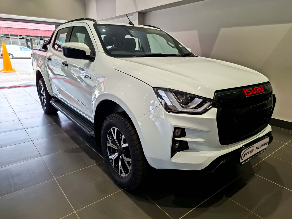 イヌマキ ISUZU D-MAX 1.9 Ddi HR X-RIDER 4X4 A/T D/C P/U 2026 (demo) - NTT